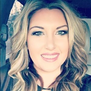 Meet your Posher, Robyn